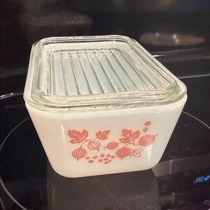 Vintage Pyrex Pink Gooseberry 1.5 Pint 0502 Refrigerator Dish w/Lid